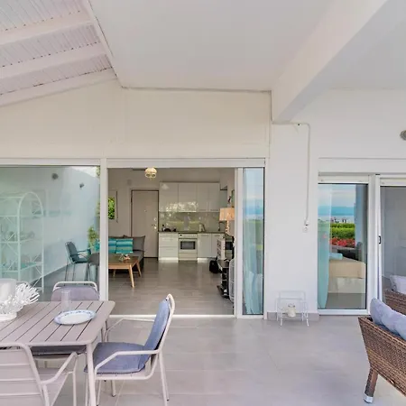 Seashell By Halu! Néa Fókaia