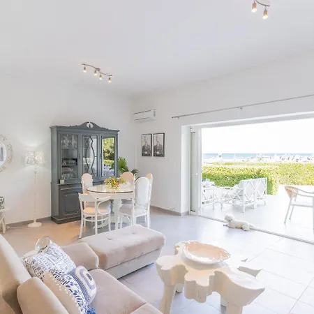 Seashell By Halu! Néa Fókaia